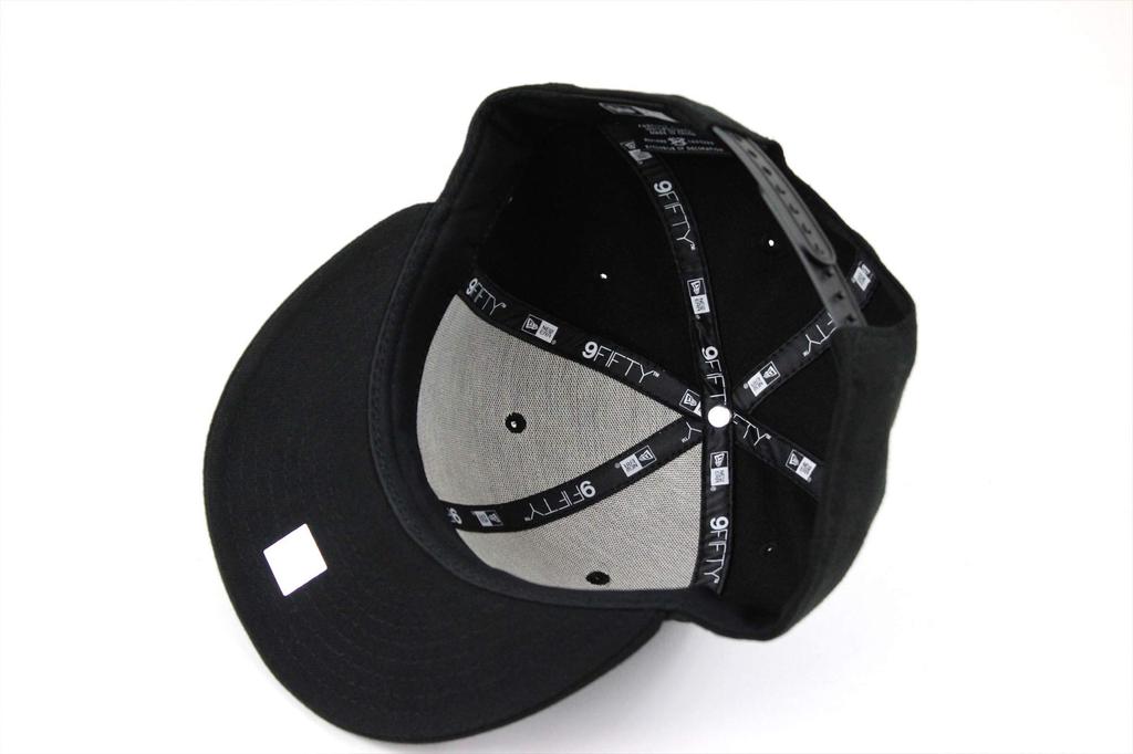 New Era 9Fifty Snapback Cap in Black NBA Eastern New York Knicks & White, Conference,