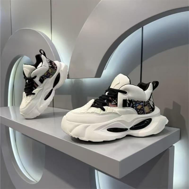 

2025 Men s Platform Shoes New Breathable Heightening Loafers Outdoor Non-slip Wear-resistant Sneakers Fashion Low-top Daddy Shoe 39