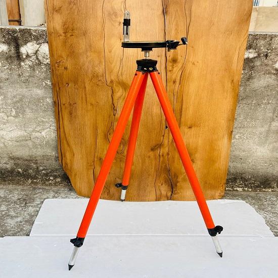 Starožitný Vintage hranolový kompas z hliníku, mosazné tělo s nastavitelnou výškou stativu Jedinečné fungování