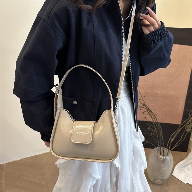 Summer New Feeling Armpit Bag Shoulder Bag Messenger Bag Women's Fashion Buckle Niche Design Handbag