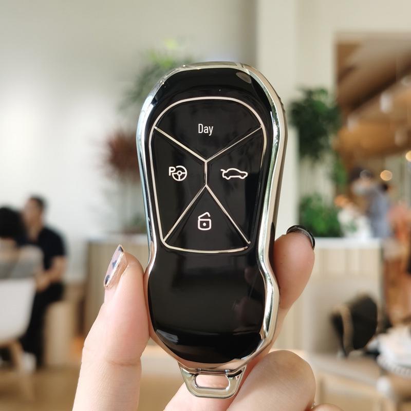 Xiaopeng P7/G3 2021-2022 Car Key Protective Cover with Buckle for Men & Women
