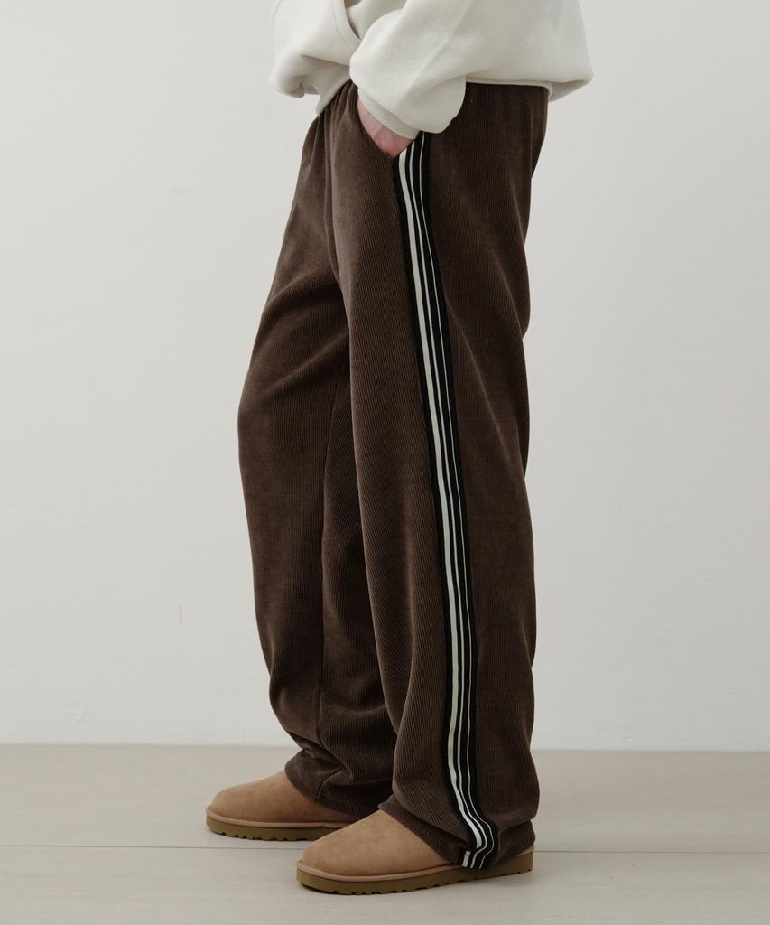 Wednesday Oasis Essential Line Track Corduroy Wide Pants_Brown(W25-Pt34)