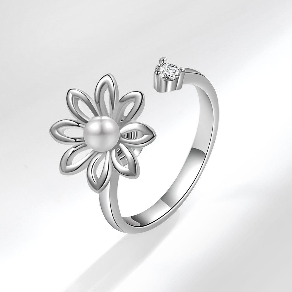 Shining Luminous Creative Rose Rotating Ring Female Delicate and Elegant Gift for Good Friends Fine Workmanship Jewellery Current Fashion Trends