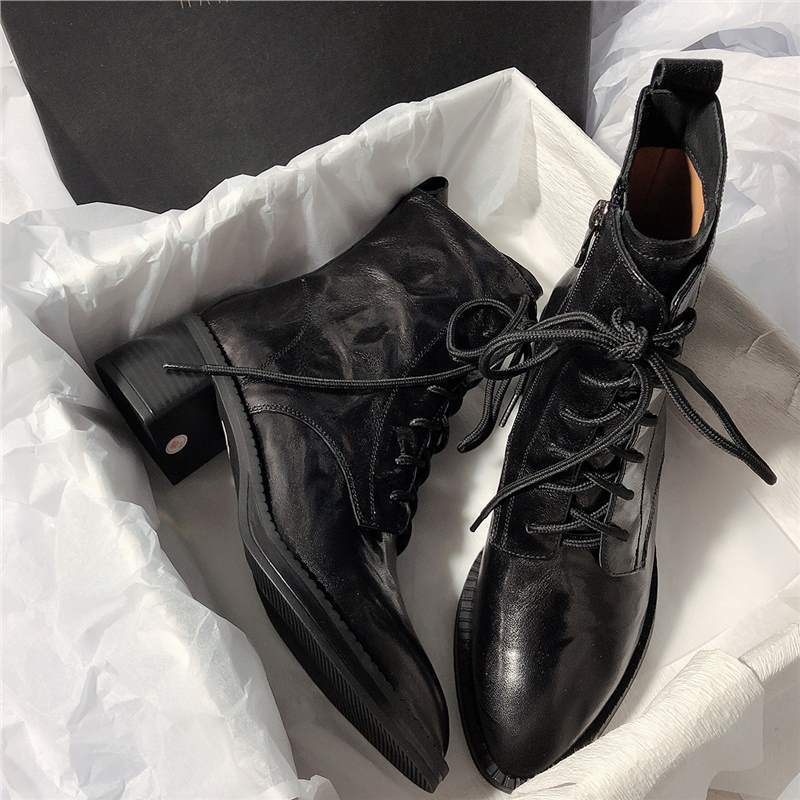 

Sheepskin~ Classic Korean version of cool and handsome leather pointed thick heel side zipper Martin boots sheepskin side lace-up high heel short boot 40