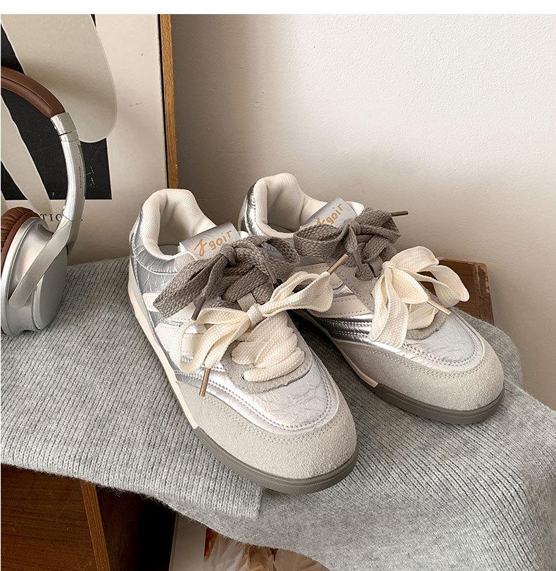 Fashion trend increases versatile thick baseplate shoes women's 2025 new spring and autumn lightweight low-top round head sports board shoes