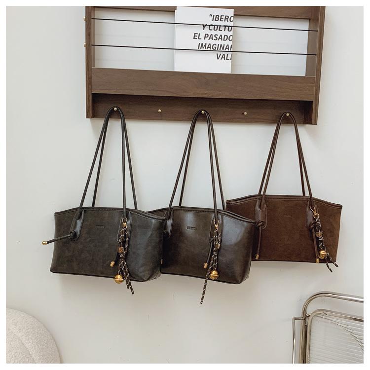 Large Capacity Retro Tote Bag - Women's 2025 Spring/Autumn Fashion Commuter Handbag