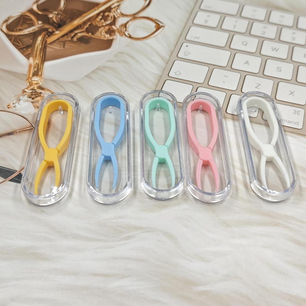 Contact Lens Applicator Kit: Lens Case, Inserter, Remover, Tweezers, Suction Stick, and Auxiliary Tool for Women.