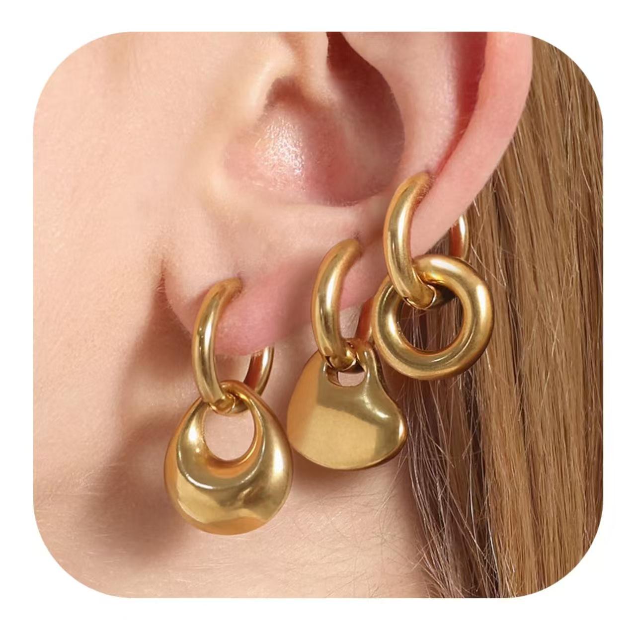 

Exaggerated Glossy Circle Women s Earrings: European & American Niche Design, Light Luxury Set