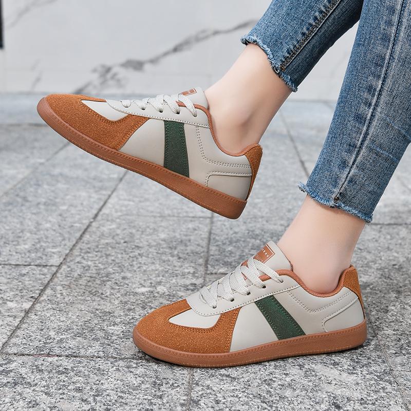 Outdoor Walking Shoes PU Leather Retro Trainers Men Women Elastic Flats Light Running Jogging Sports Shoes Traveling Shoes