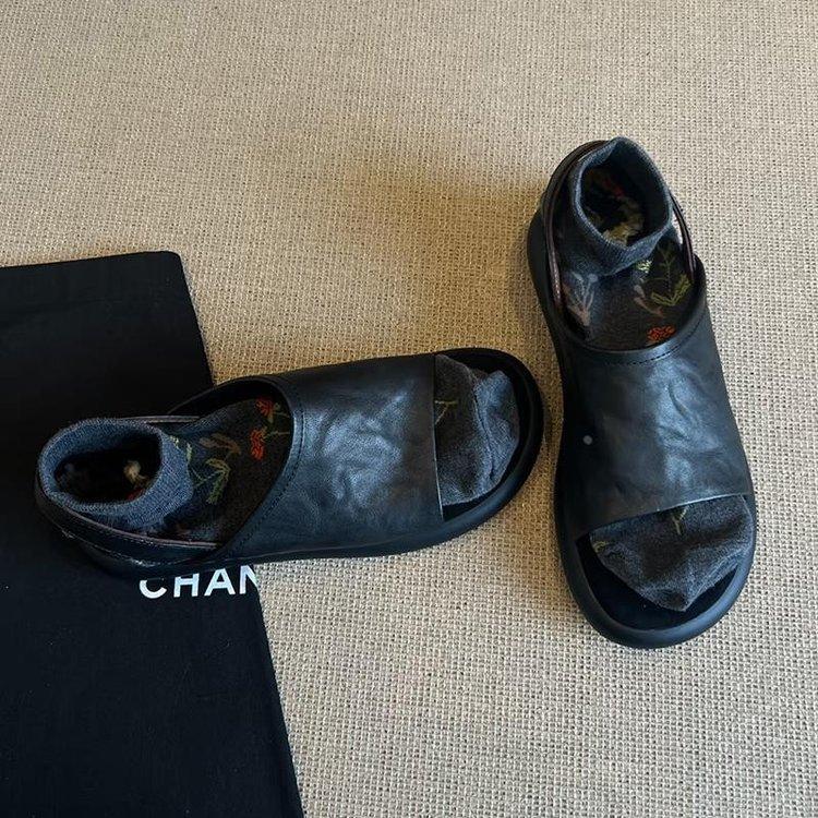 

Soft leather version~ niche design sense retro hollow open-toed sandals women s casual versatile flat back strap Roman shoes 35