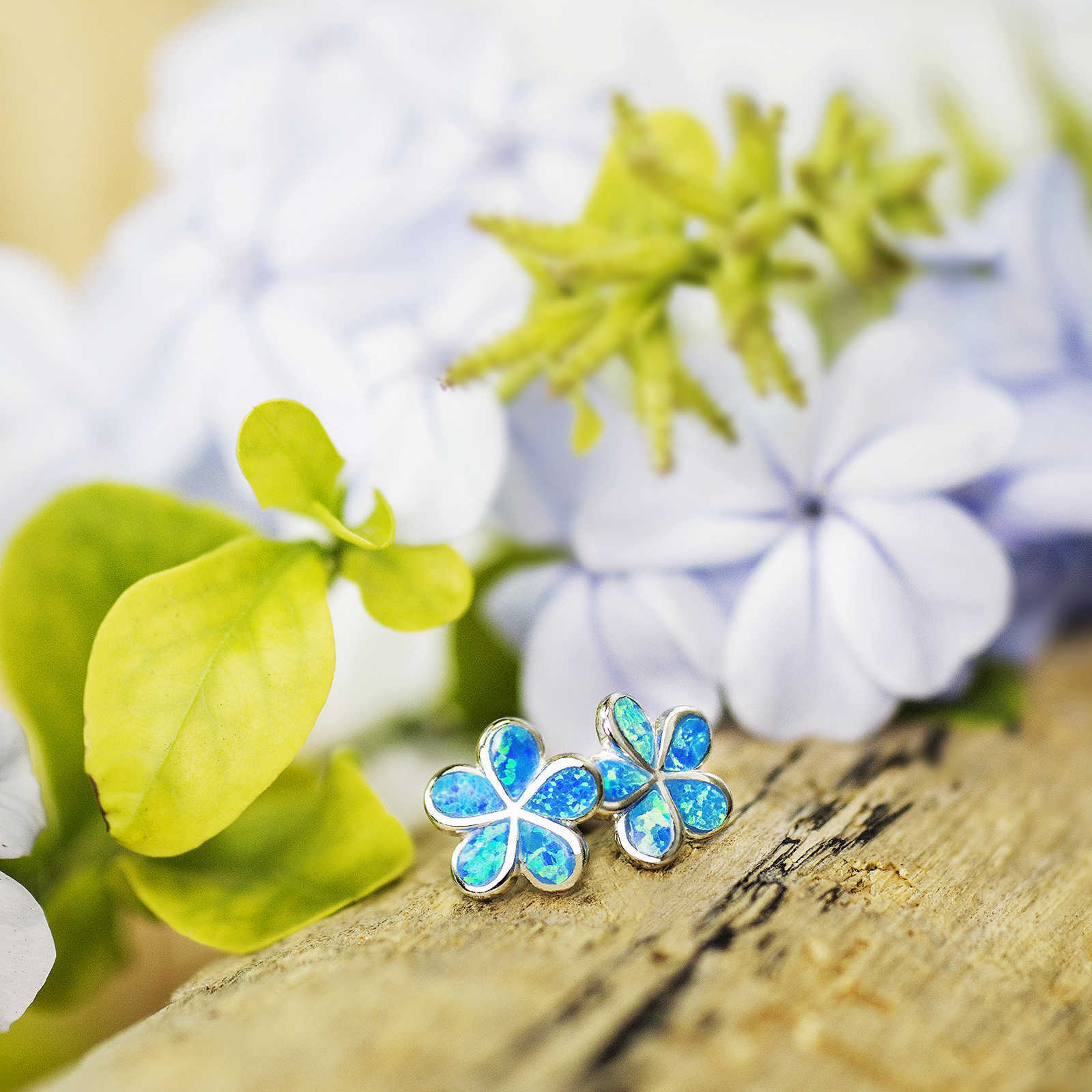 2026 Hawaiian Egg Flower Stud Earrings Cute Girl Flower Earrings Fashionable and Trendy Exquisite Inlaid Zircon Jewelry Earrings