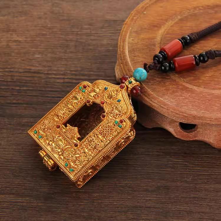 

Серебряное/золотое покрытие буддийские поставщики сплав металла сутра сурангама играющие жемчужины украшают изысканную коробку гаву тибетский кулон