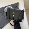 IELGY Ladies Messenger Bag Retro Fashion Simple Shoulder Armpit Bag