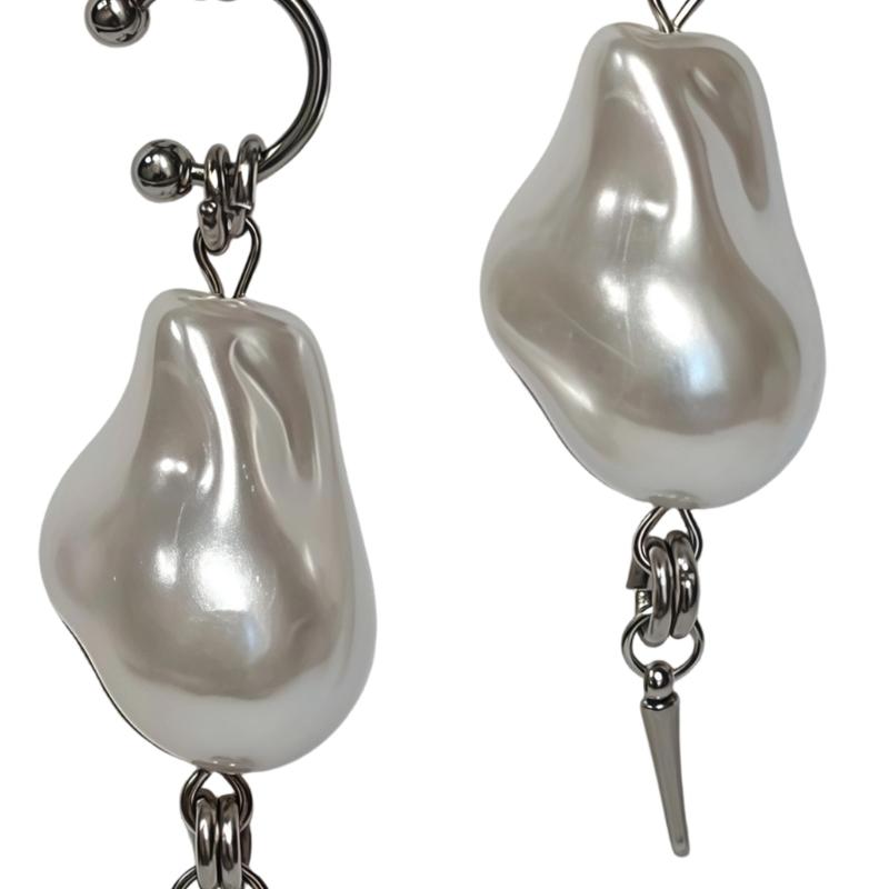 Elegant Asymmetric Baroque Pearls Earrings Featuring Spikes Details for Sweet Versatile Style In Sturdy Alloy