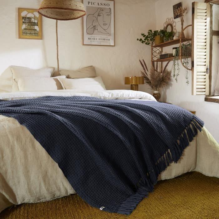 Couvre Lit - Gabin - Bleu Marine - 240 X 260 Cm - 100% PET - Franges 10 Cm