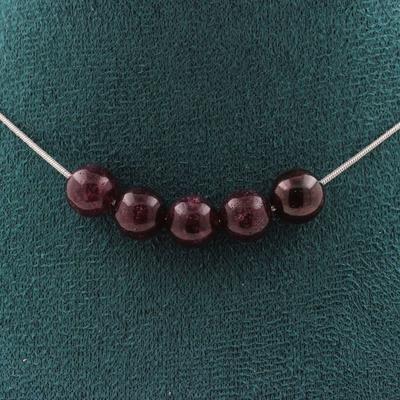 Stenen en mineralen. Ketting 5 Granaatparels 8 mm. Roestvrijstalen ketting Dames, heren ketting. Aanpasbare maat.