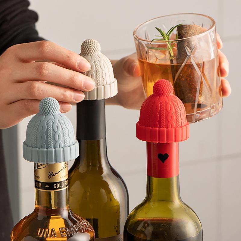 Christmas Hat Shape Bottle Caps Beer Beverage Cover Soda Leak Closures Household Fresh Saver Stopper Kitchen Bar Accessories