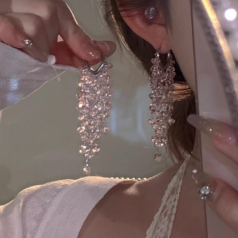 Spicy Girl Vibe: 2025 Sweet & Cool Niche Tassel Earrings - Chic & Slimming Long Design
