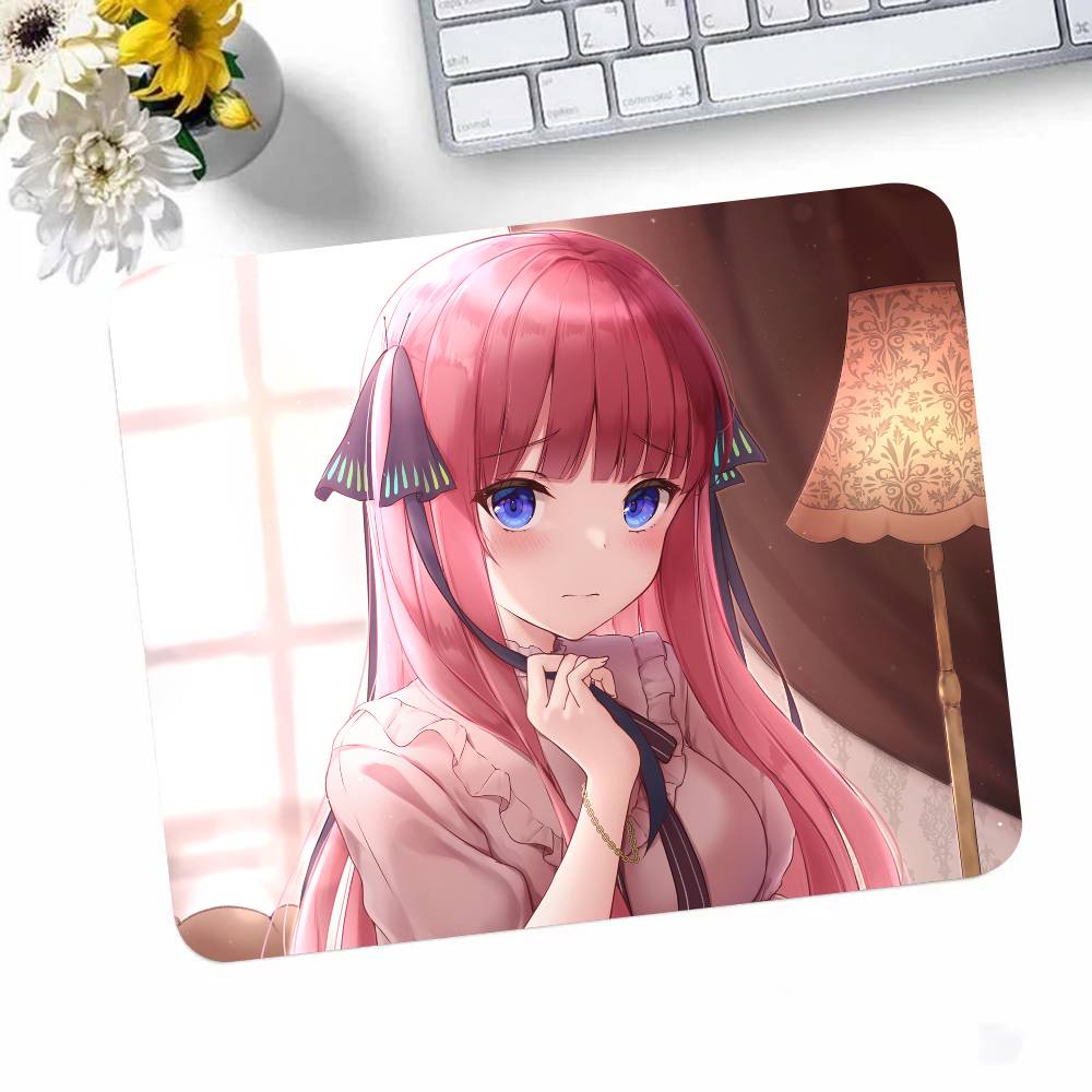 Anime Nakano Nino Mousepad Small LockEdge Mouse Pad For Gamers Computer Desk Pad Rectangular Anti-slip Rubber