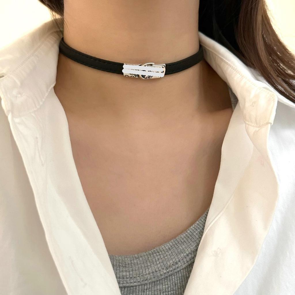 Retro Niche Design Lock Head Cross Bracelet Women'S Versatile Personality Thick Chain Bracelet Jewelry