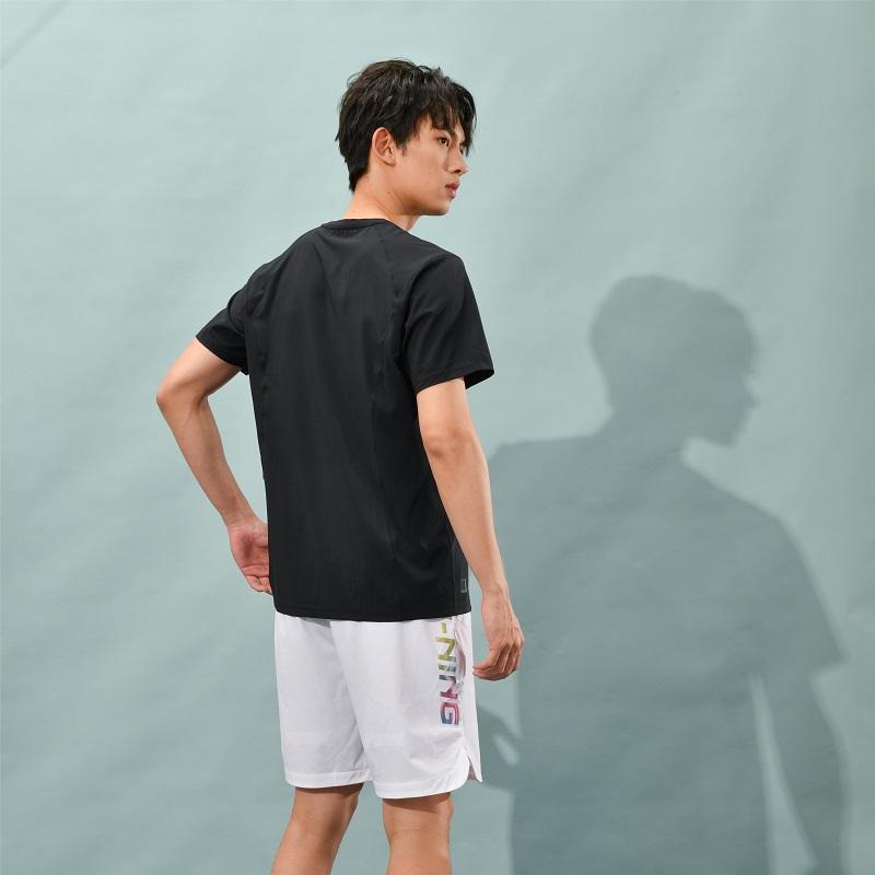 Li-Ning Serie Squadra Nazionale T-shirt a Maniche Corte Comoda Semplice con Logo del Marchio Top Unisex Nero AHSU291-1