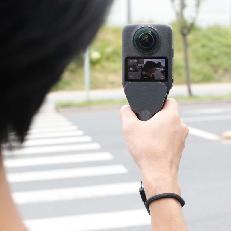 Ergonomic Camera Handle Mount For 360 Panoramic Devices Toolless Snap On Design Comfortable Grip For Long Shoots