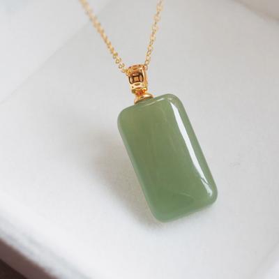 Hetian Jade No Matter Brand Náhrdelník Dámský letní jednoduchý výklenek s čtvercovým klíčním řetízkem