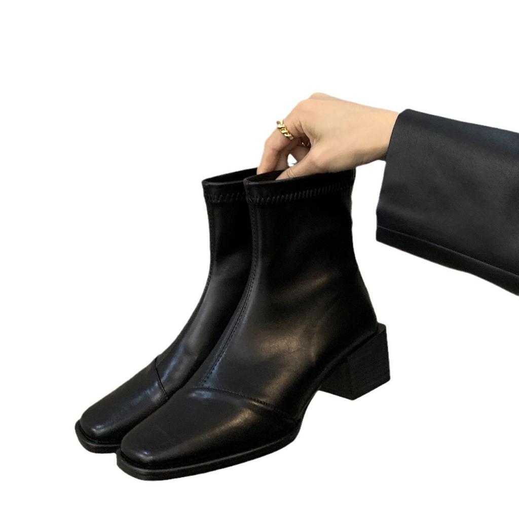 Tjock klack fyrkantig tå tunna stövlar Martin-stövlar damskor 2025 nya höst enkelstövlar koreansk version hög klack nisch korta stövlar dam