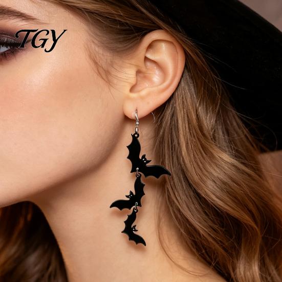 Halloween Acrylic Earrings for Women 1 Pair Women, Gothic Dangle Earrings, Decorative Holiday Jewelry Costume Parties Spooky Bat Pumpkin Skeleton Drop