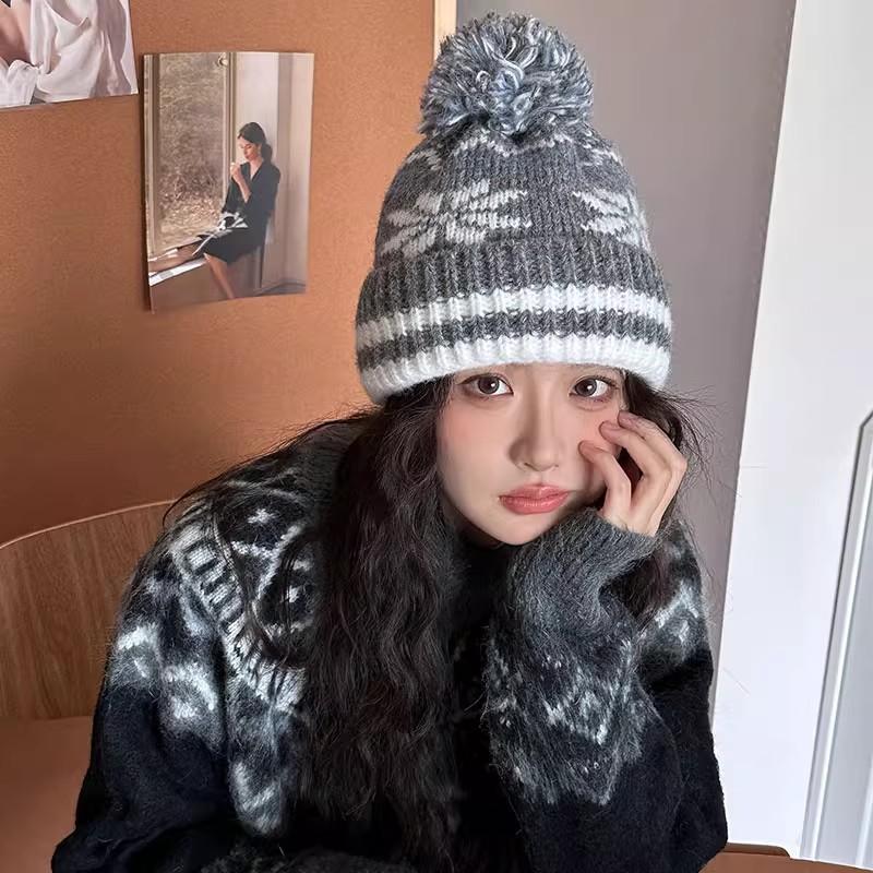 Winter new Fair Island wind jacquard knitted wool hat children show small face thickened warm ear protector cold hat