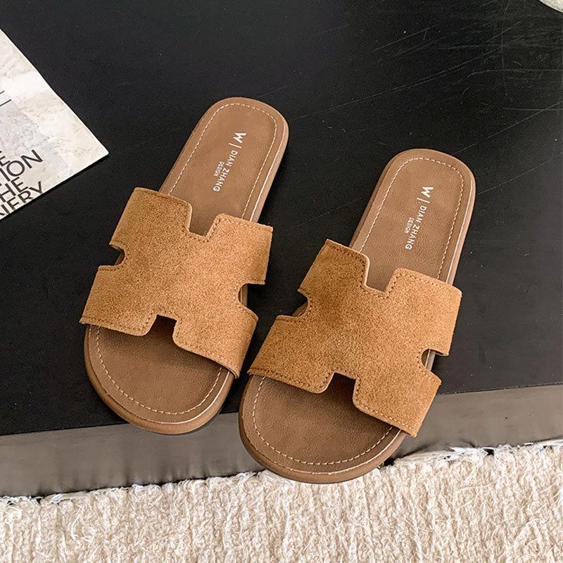 

French outer wear flat-bottomed one-pedal cool slippers female 2025 summer new fairy wind retro beach one-word slippers 40 светло-коричневого