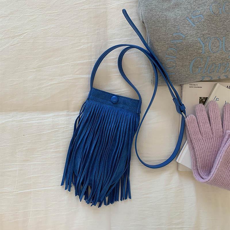 

Frosted texture fringed small bag women s 2025 new fashion niche mobile phone bag super fire retro shoulder messenger bag синій