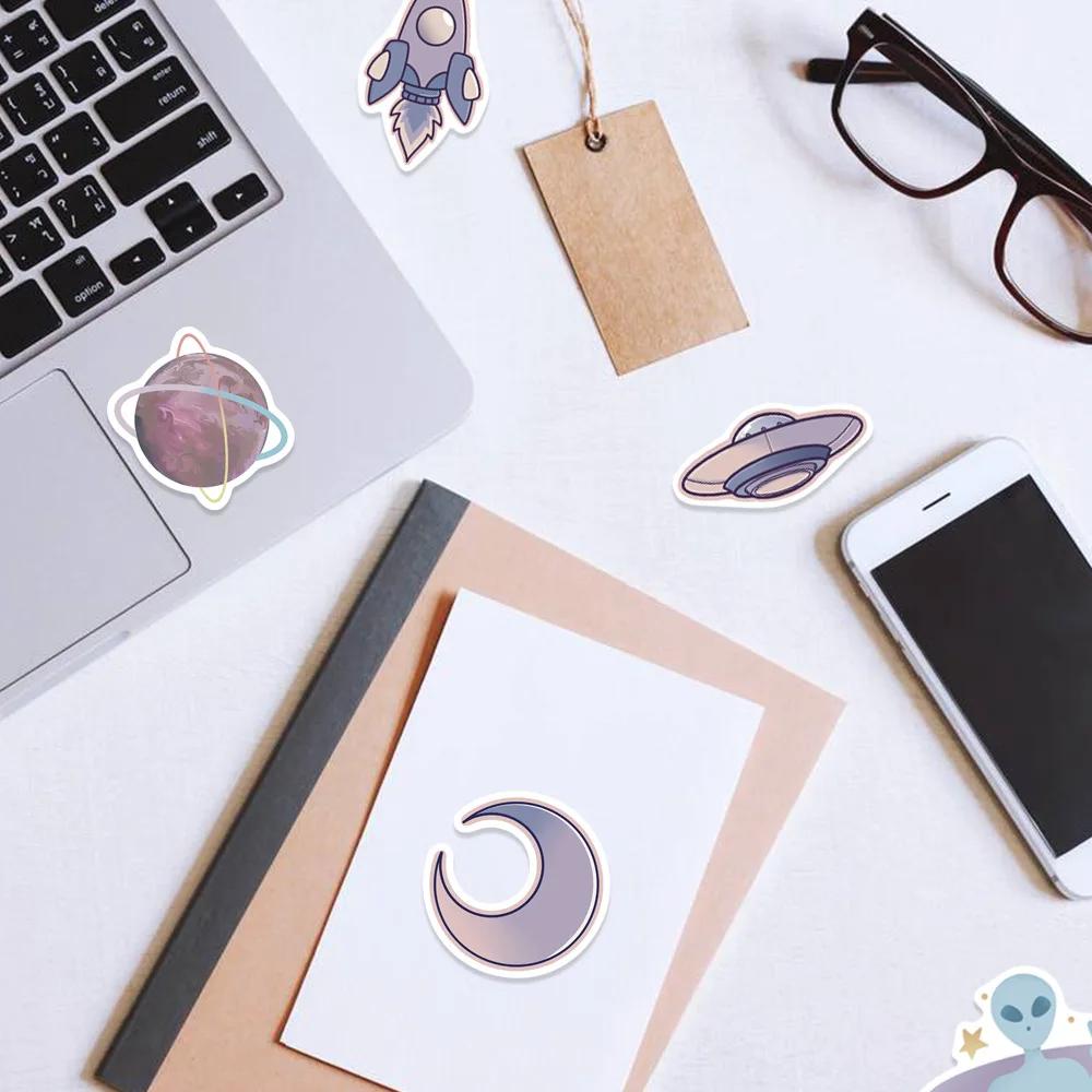 10/50/100 szt. Kreskówkowa fioletowa planeta Naklejka Kosmos Rakieta Gwiazda Wodoodporne Naklejki DIY Laptop Telefon Deskorolka Motocykl Samochód