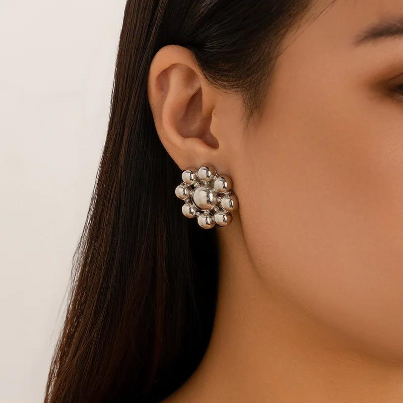 Fashion metal geometric beaded earrings for women, exaggerated hot-selling bead earrings, versatile 2024