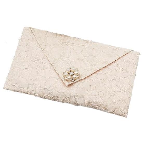 

Fukusa (Japanese traditional cloth) for weddings, celebrations, and other occasions. Made of lace and pearl in beige.