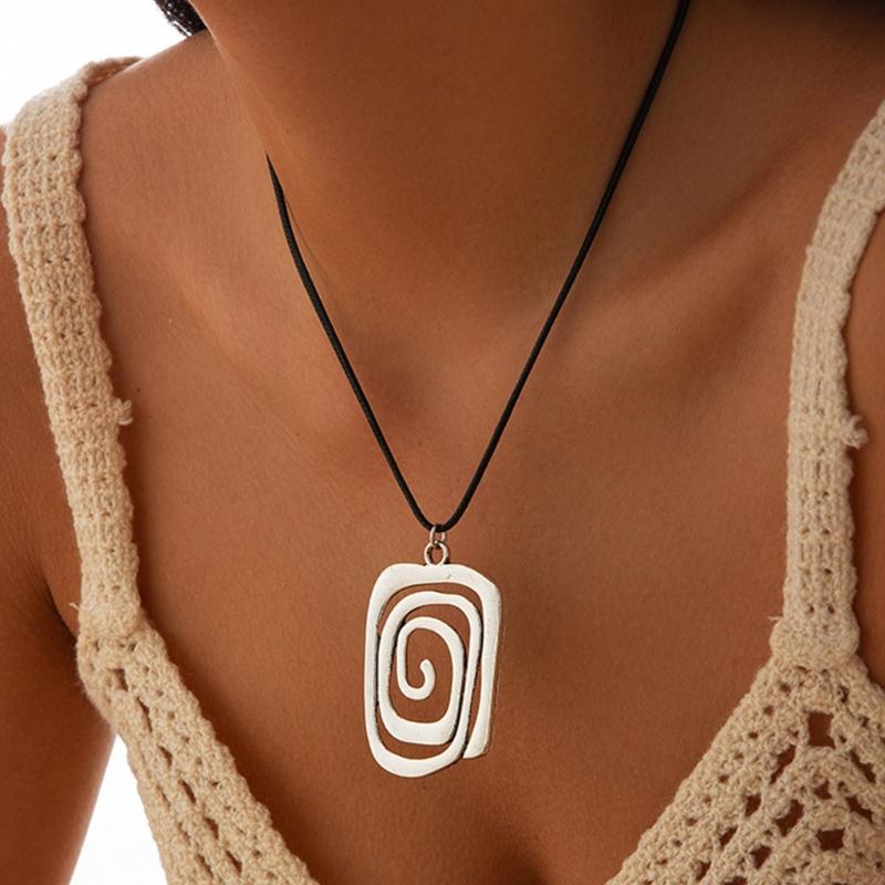 Stylish Metal Coil Sunflower Pendant Necklace Leather Necklace Goth Jewelry For Women