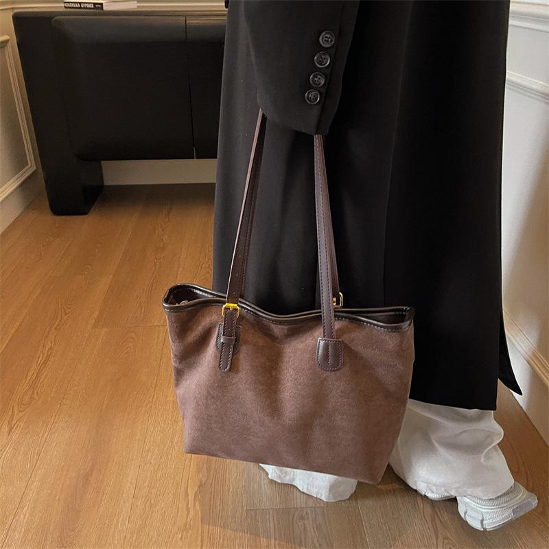 Retro Large-capacity Bag Women's Autumn and Winter New Fashion Tote Bag High-end Large-capacity Commuter Bag