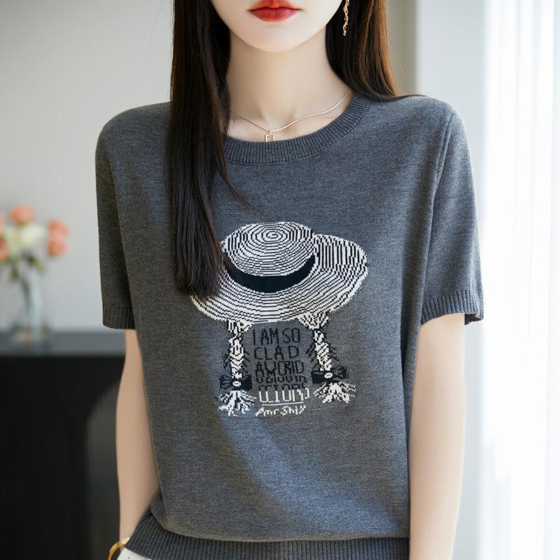 

Этот летний топ с круглым вырезом, принтом, короткими рукавами, легкий и дышащий, является повседневным и универсальным базовым слоем. XL темно-серого