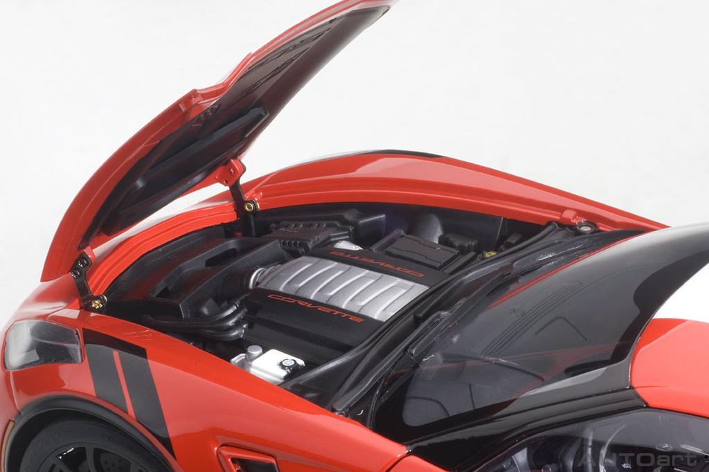 AUTOart Chevrolet Corvette C7 GranSport Stripe Black Hashmark 1/18 Red/White