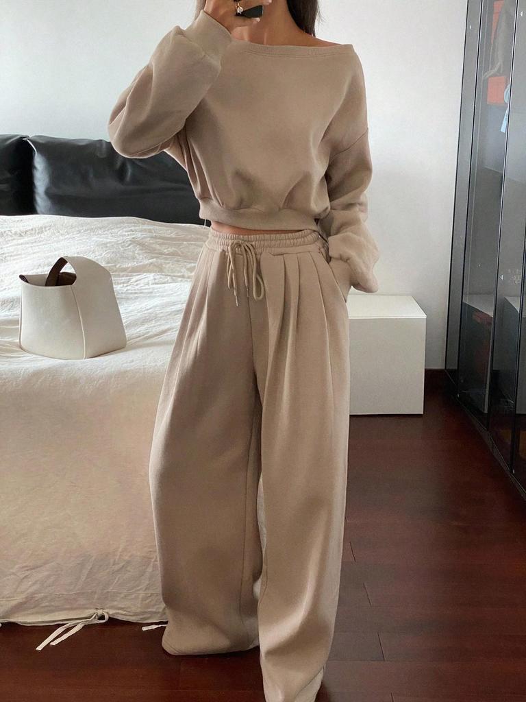 2025 Women's European Cross-Border Fashion Sportswear Set: Autumn/Winter Loose Fit, Age-Reducing, Chic Hoodie & Casual Two-Piece Outfit