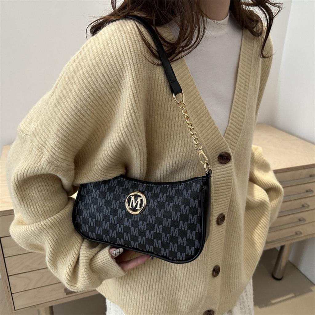 Women's Retro Gold Chain Crossbody Bag - Shoulder Bag, Fashionable Handbag with Metal Elements, Elegant Handbag for Daily Use, Crossbody Bag
