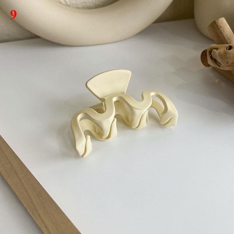 Popolare caffè nero beige fermaglio per capelli grande artiglio per capelli smerigliato fermagli per granchio forcine acriliche clip a forma di squalo geometrico