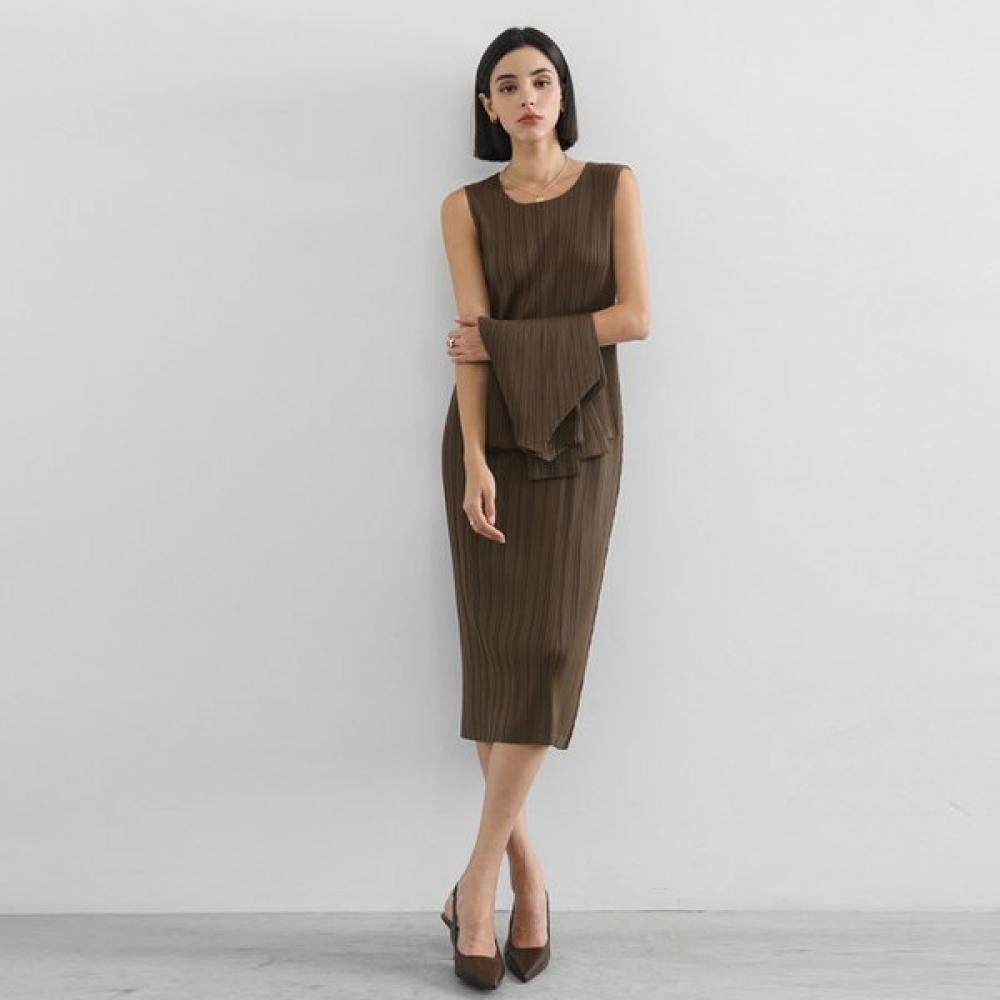 

Mood Modie Pleats Dress FREE/BEIGE