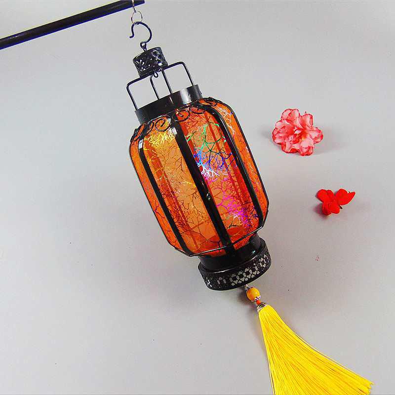 Hanfu Style Antique Handheld Lantern - Iron Art, Luminous Palace Lantern, Chinese Style Photography Prop, Flower Design