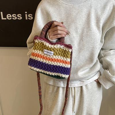 Kore basit el taşıması küçük kare çanta kadın yeni gökkuşağı yün örgü omuz çantası moda ve kontrast renk postacı çantası