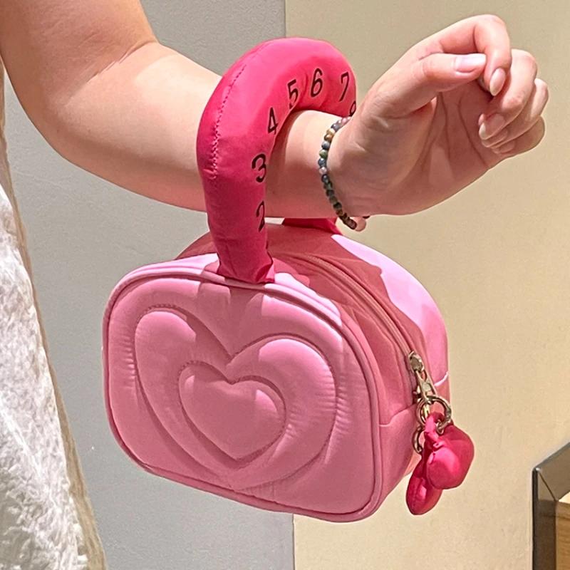 

Original Design Pink Heart Portable Makeup Bag Fashion Cosmetic Organizer for Women Small Hand-held Toiletry Bag Wholesales New Middle