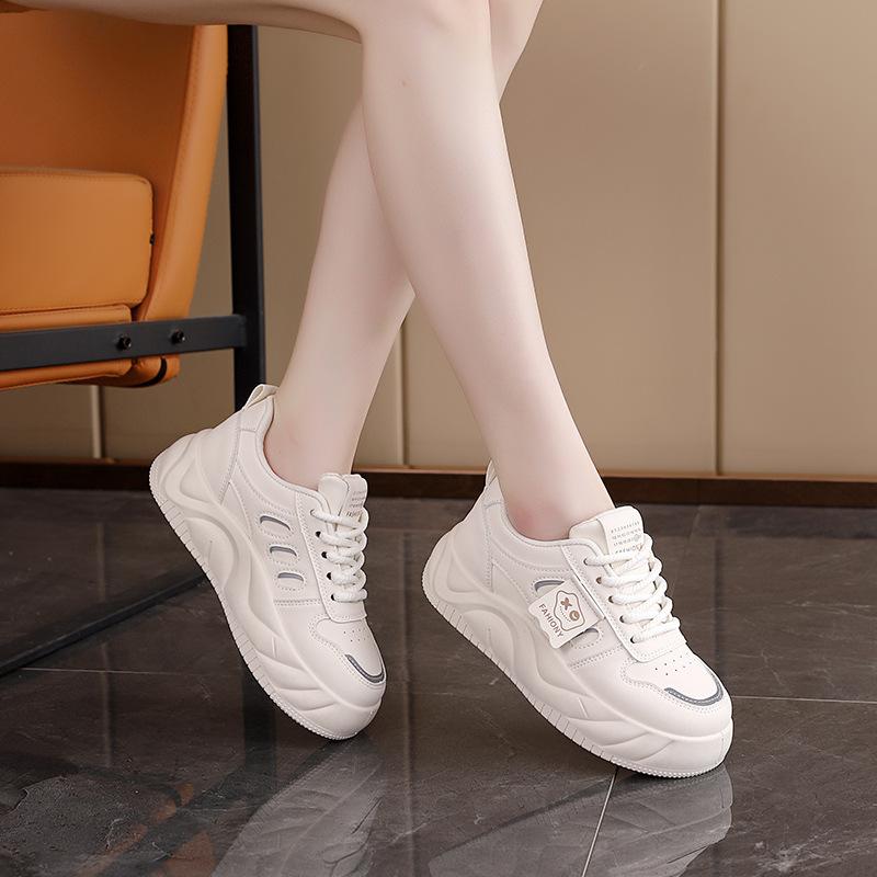 Thick Baseplate Shoes Women's Single Shoes 2025 Spring New Versatile Soft Sole Casual Sports Shoes Student White Shoes Women 2620