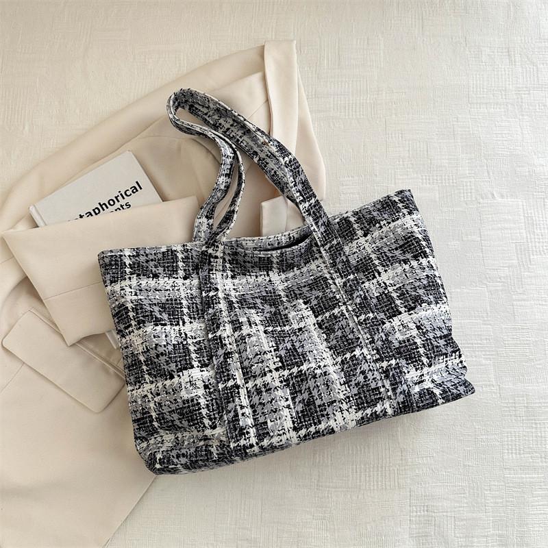 Fashionable And Practical Womens Shopping Bag With Unique Street Style Design