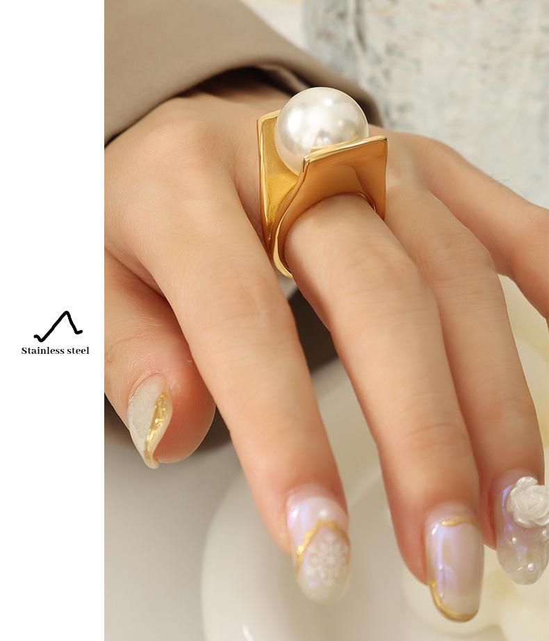 Italian Designer Y-Shaped Imitation Pearl Ring, Unique Exaggerated Style, 18K Gold-Plated Titanium Steel, A166