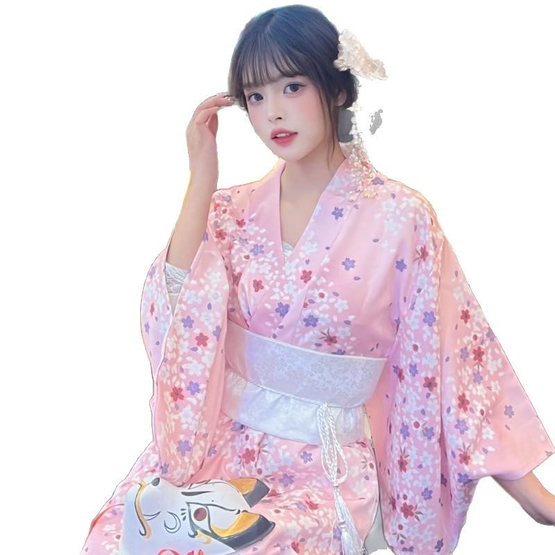 Dámské japonské kimono a yukata šaty pro formální fotografování